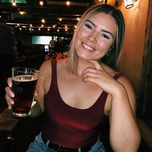 Meet your Posher, Katelyn